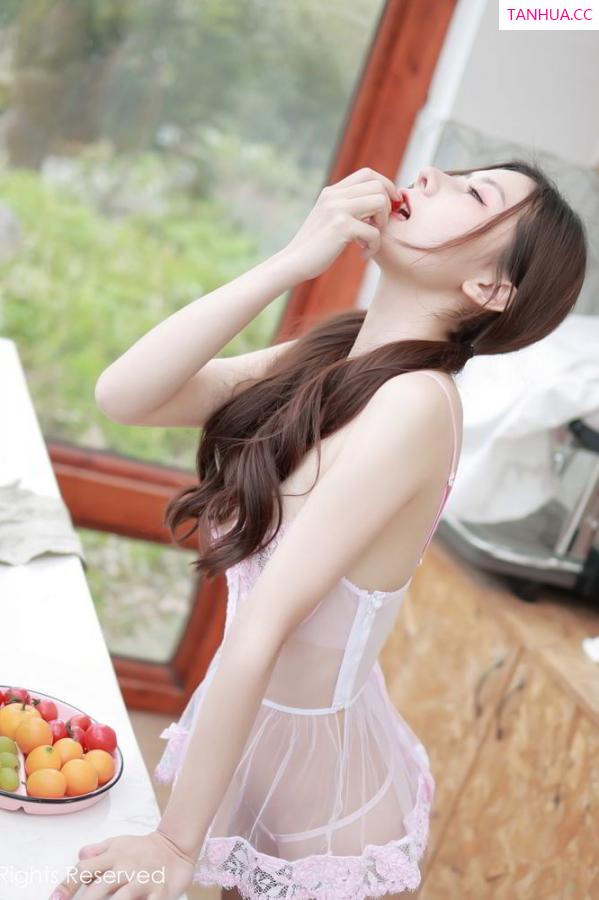 尹甜甜  [XiuRen]高清写真图 2021.03.29 VOL.3251 尹甜甜第3张图片